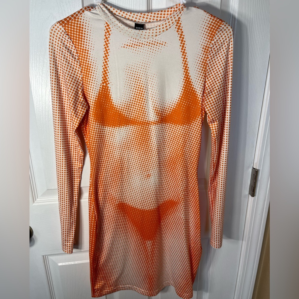 Going out body con dress with long sleeve and orange design